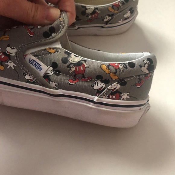 Van’s Mickey Mouse sneakers! SZ Youth 2.5 - Picture 3 of 8